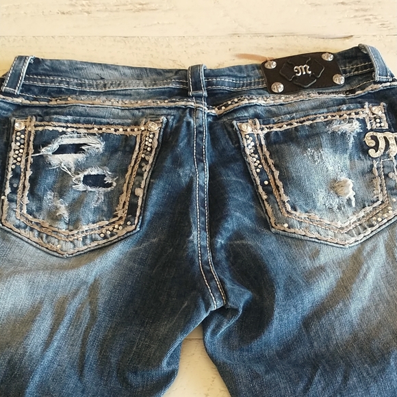 31 x 34 Miss Me Jeans - Picture 5 of 11